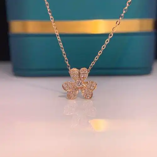 新款18k三叶草钻石项链彩金锁骨链女首饰au750颈饰