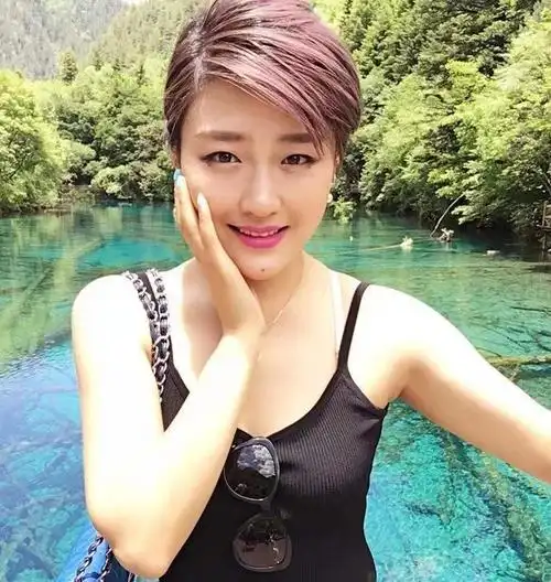 说到娇娇大家可能不熟悉,但要是说到赵本山传媒旗下的张玉娇演员,相信