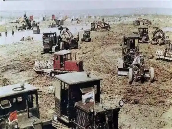 坐火车风驰电掣驶过阿拉沟,可知道当年铁五师鏖战奎先隧道的苦