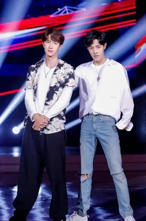 十年后大家还会不会喜欢肖战和王一博?_鹿晗_黄晓明_事情