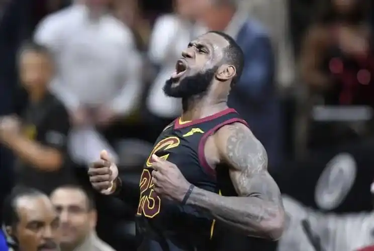 nba手势(詹姆斯最经典的五个庆祝动作:霸王步潇洒无比,捶胸怒吼太霸气