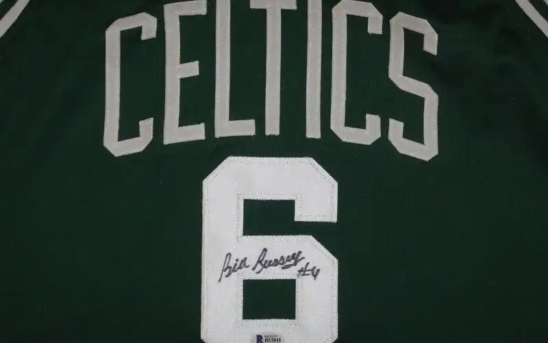 【nba历史科普】波士顿凯尔特人队史第四期,传奇落幕,比尔拉塞尔.