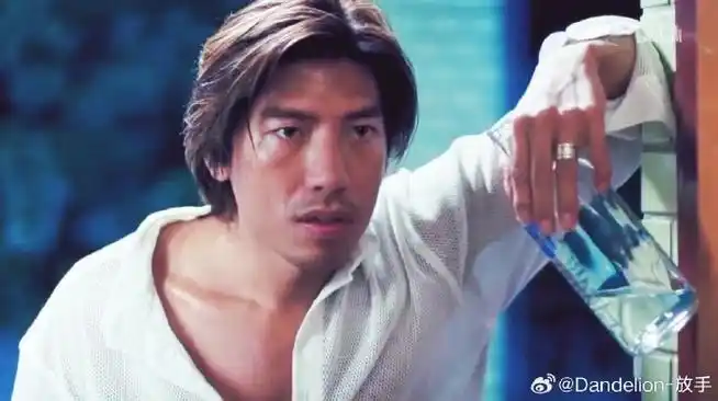 张耀扬超话#张耀扬#  古惑仔六中张耀扬饰演的草刈郎  咱就是说,这大