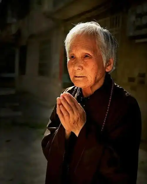 一封母亲写给她四位儿子的情书,在朋友圈掀起涟漪,眼角泪水流淌,感动