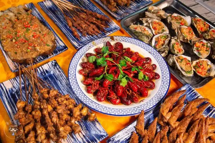 宵夜界"江湖大佬"级烧烤你食过未?撸到凌晨3点都不舍得走