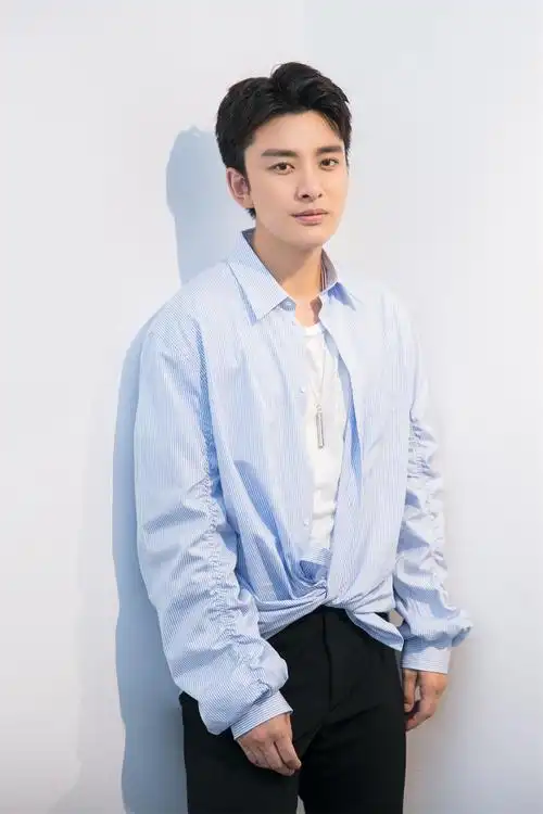 贾乃亮回应传闻跟朋友和同学聊天而已