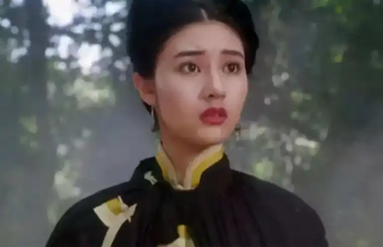 《鹿鼎记》中,几位老婆都有古典风韵,除了刘嘉玲,吴君如等等美女,饰演