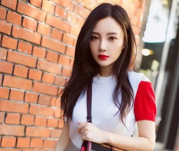 李小璐和贾乃亮为什么离的婚李小璐和贾乃亮离婚婚变分手的原因是什么