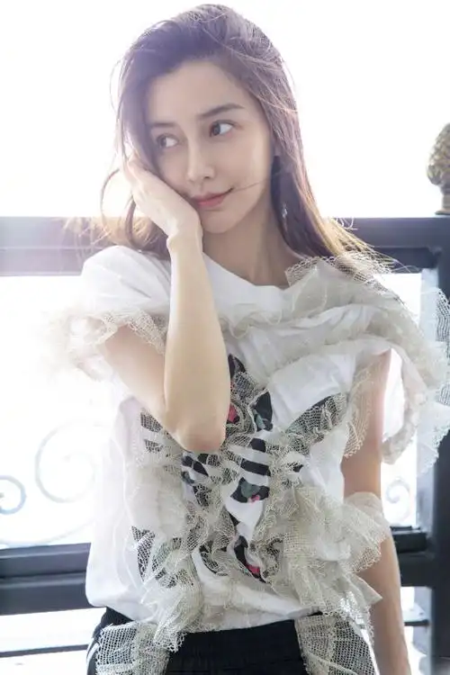 angelababy清新养眼写真图片