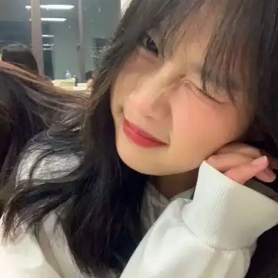 ins高级质感干净精致女生头像图片