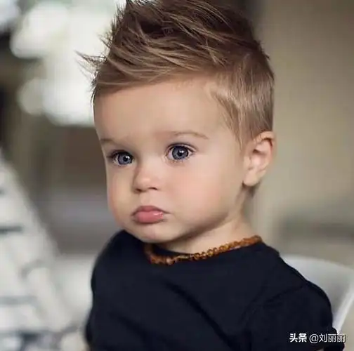 小男孩的发型图片,"最帅气"小男孩发型大合集 - 玉三网