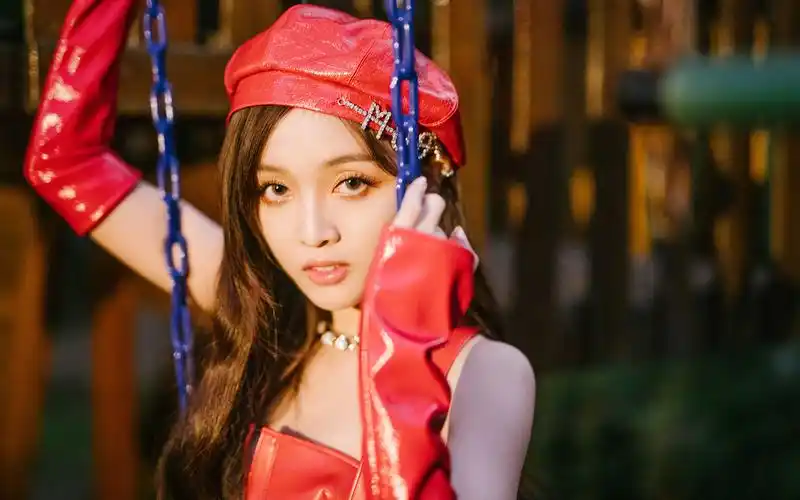 吴宣仪皮裙网袜性感高清桌面壁纸