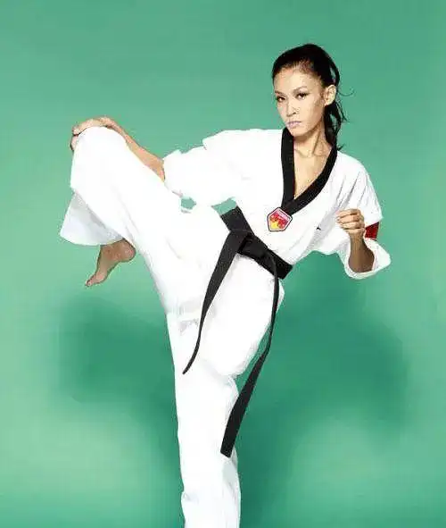 王嘉尔曾是击剑运动员,娱乐圈卧虎藏龙|跆拳道|张蓝心_网易订阅