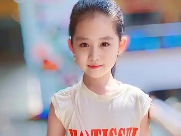 演员孙怡,在最好的年纪嫁给董子健,没有婚礼,日子照样有滋有味