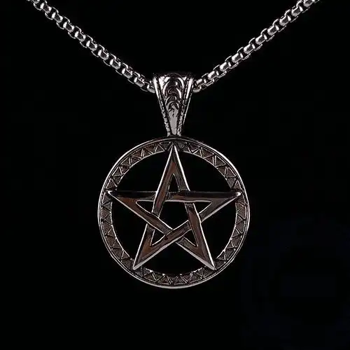 湖北黄石gz070欧美外贸个性复古朋克摇滚哥特潮男五角星钛钢项链吊坠