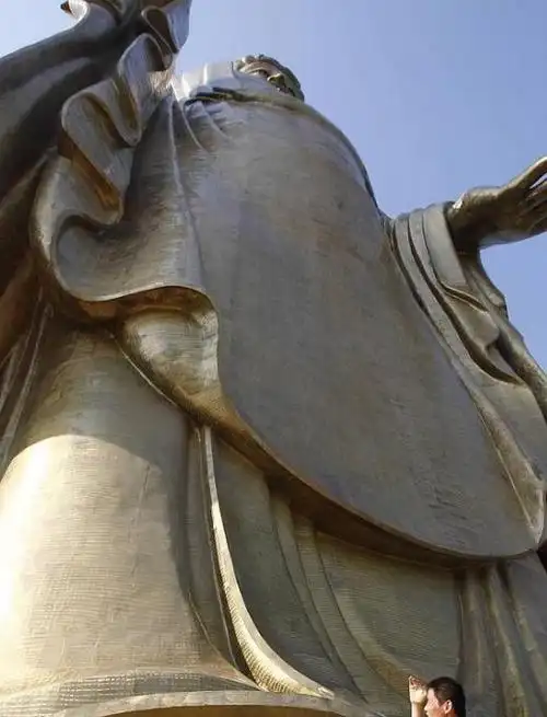 世界最诡异的3座佛像:一座在日本,剩下2座都在中国,最高208米