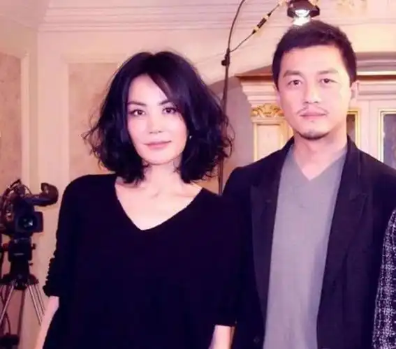 王菲李亚鹏:一个缺钱复出,一个被执行4.5亿仍安定,分手是必然