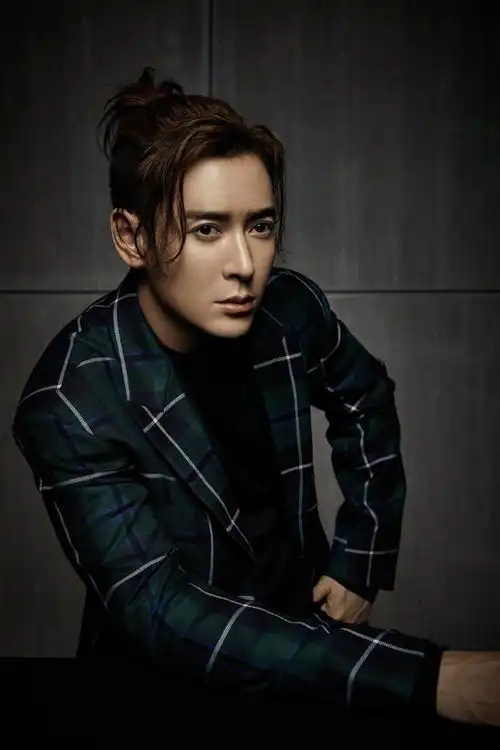 韩栋儒雅帅气写真图片14