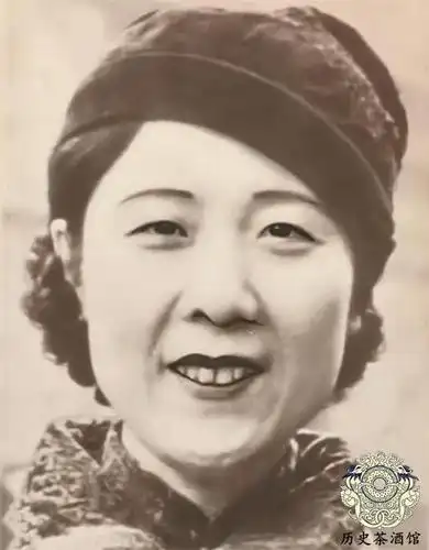 于凤至老照片半生苦等客死异乡墓碑上三字张学良看后嚎啕大哭