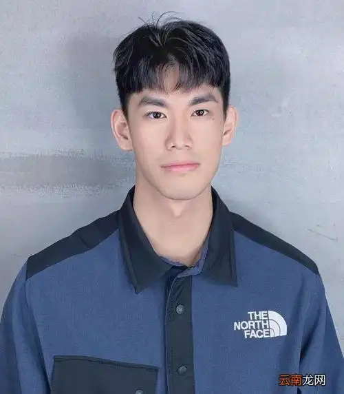 男生碎盖头发型图片正面,2021男生流行6款发型