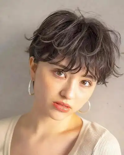 夏日里的微卷发慵懒自然不知不觉就爱上