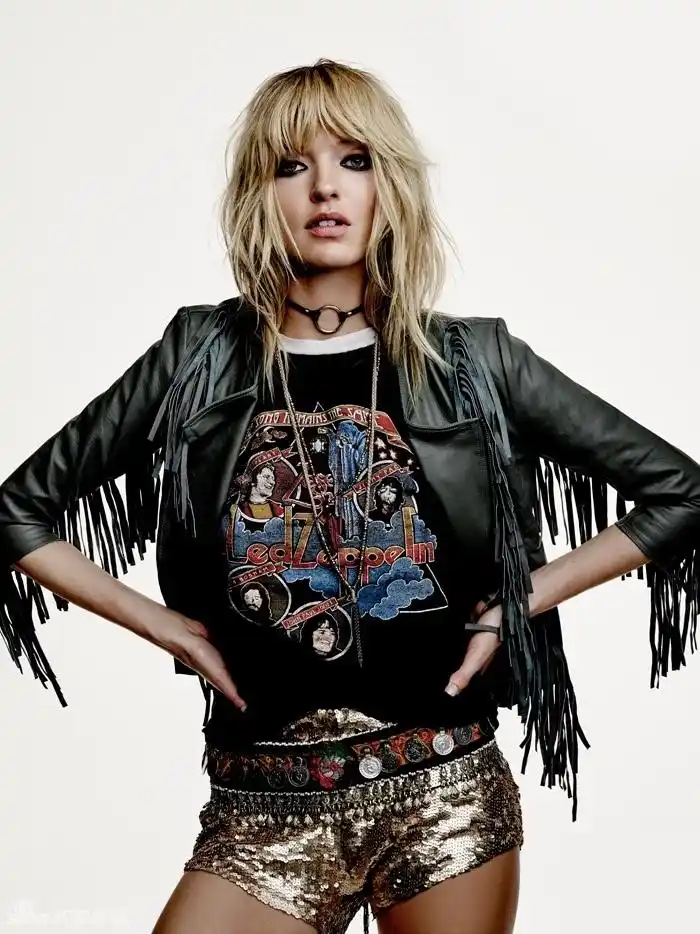 组图:维密嫩模玛莎音乐节写真 文艺摇滚都性感_欧美星闻_明星-超级