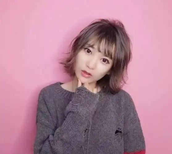 冬日流行"烫翻翘"卷发,尽显你的名媛范!【一点资讯】