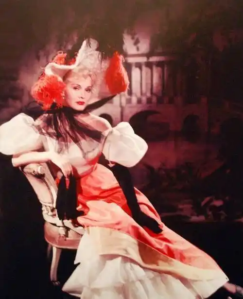 一生结了9次婚,69岁嫁给小28岁的帝国王子_莎莎·嘉宝_婚姻_爱情