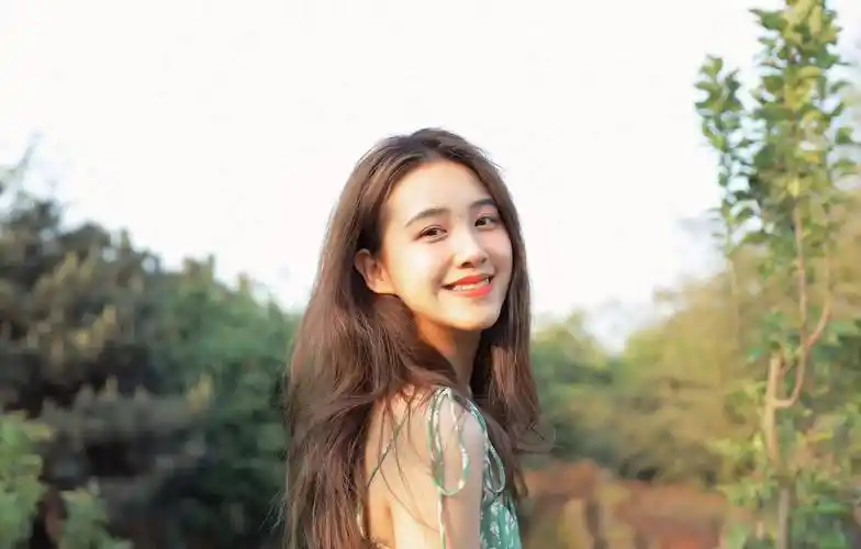 原创照片怎么拍都不好看4个技巧5个姿势日常生活照也能上镜自然