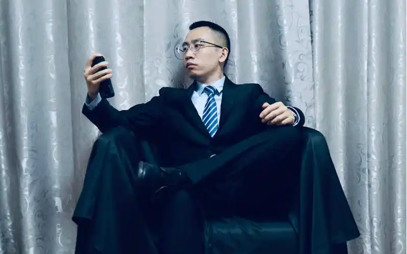 正装男的日常穿搭(自拍)