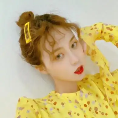 黄色女生头像高清唯美的女生微信黄色头像图片