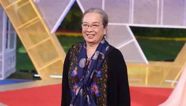 原创原创容嬷嬷李明启因演技精湛形象深入人心戏外买菜坐车都被拒