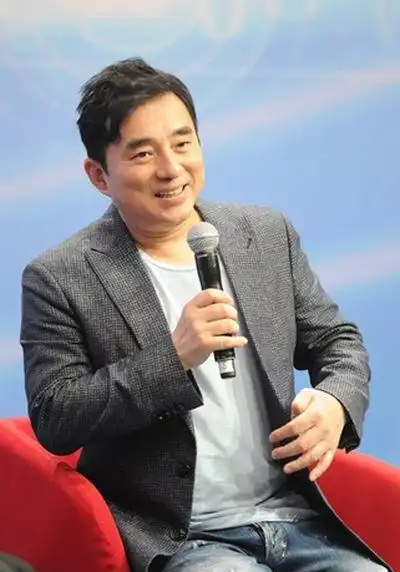 吕方上海个唱邀汪明荃当嘉宾 将翻唱《菊花台》