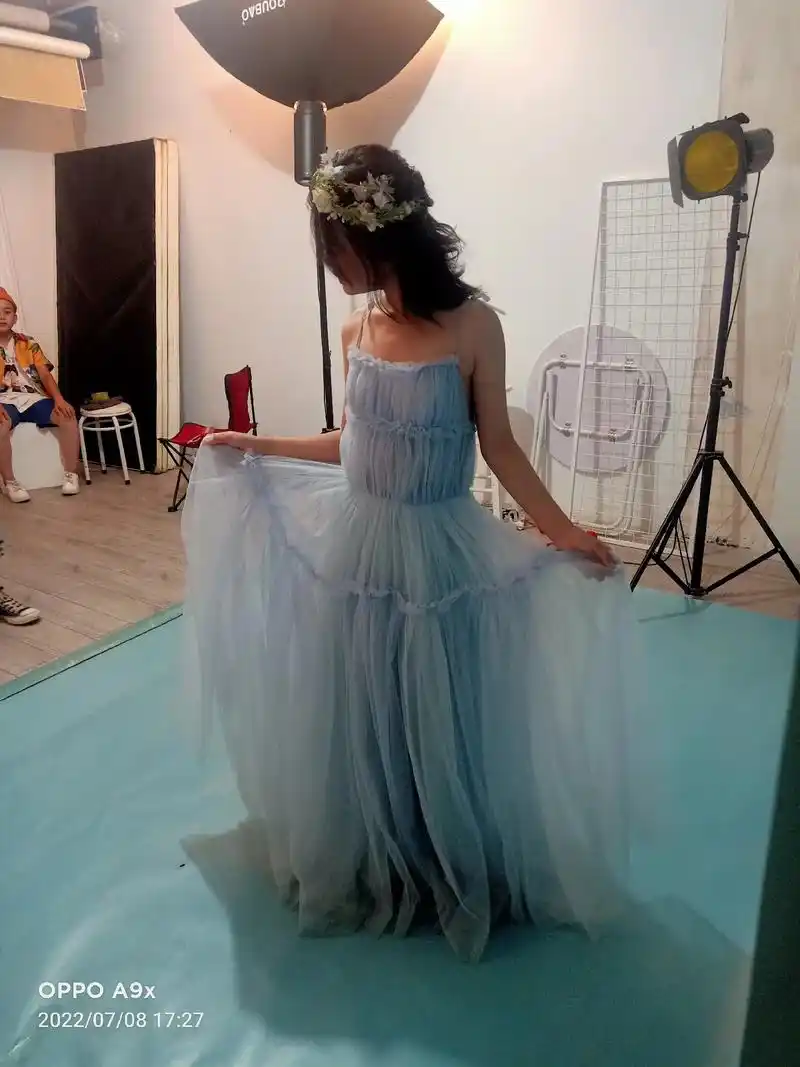 给闺女拍12岁生日写真照 - 抖音