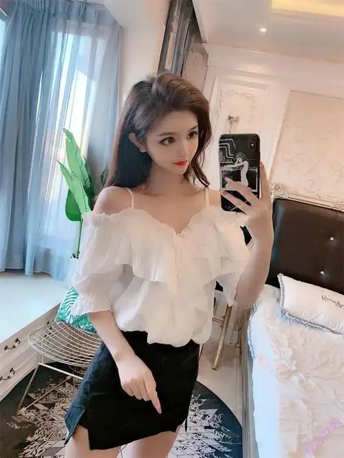 上衣一字肩春夏韩版露肩锁骨短袖洋气很仙的吊带雪纺衫女 黑色 l