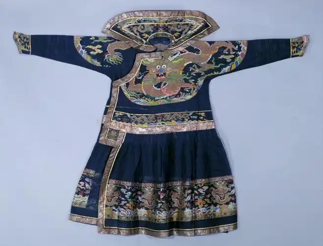 清早期石青纱妆花云蟒纹单朝袍