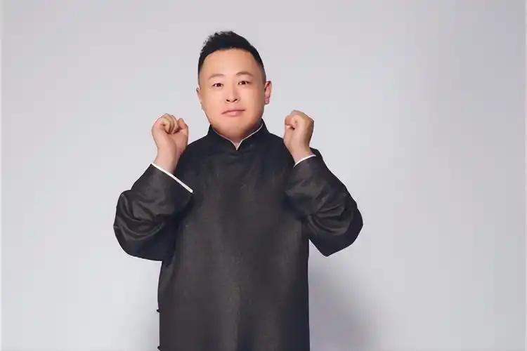 阎鹤祥正式宣布退出德云社(太子妃阎鹤祥组成德云寡妇联盟)