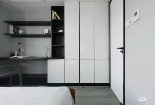 155平现代简约风格衣柜装修效果图