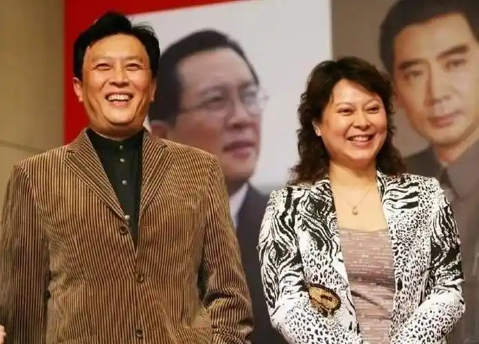 回顾唐国强的女儿唐莉我的早逝母亲我的再婚父亲我带泪的亲情