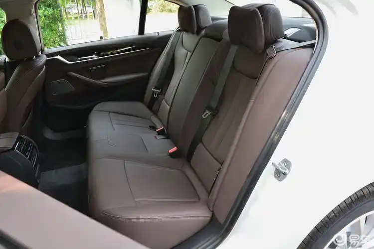 【宝马5系2020款525li 豪华套装后排座椅汽车图片-汽车图片大全】