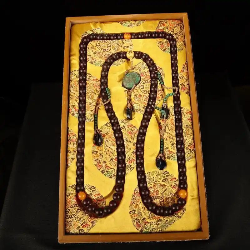 佛珠.收到旧藏老珍贵罕见老血琥珀朝珠一条     保存完好, - 抖音