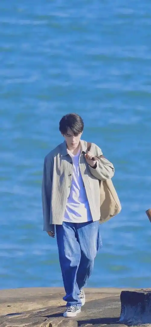 最近这组锁屏壁纸也是挺不错