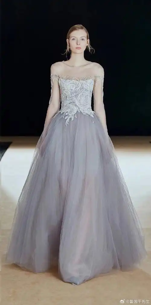 杭州上百件高定礼服1夜被租光#现在的漂亮小姐姐越来越多,对于礼服的