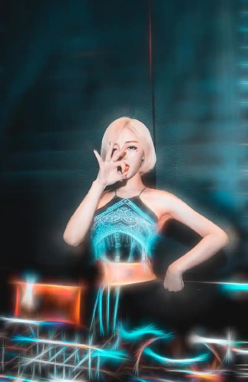 百万粉丝nico走红网络,被网友称为爱跳舞的萝莉dj