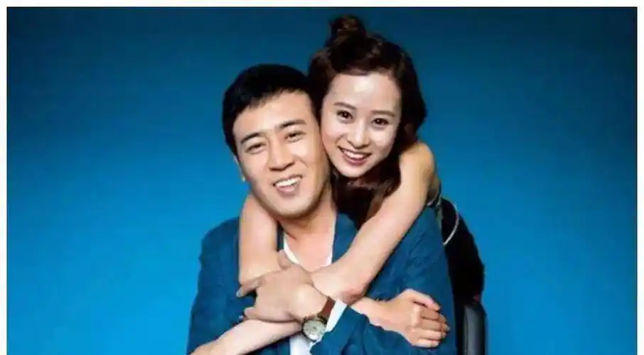 于和伟与老婆宋林静近照,两人结婚28年零绯闻,家庭幸福_生活_妻子