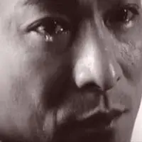 男生哭泣流泪的帅气头像男生_微信头像图片大全