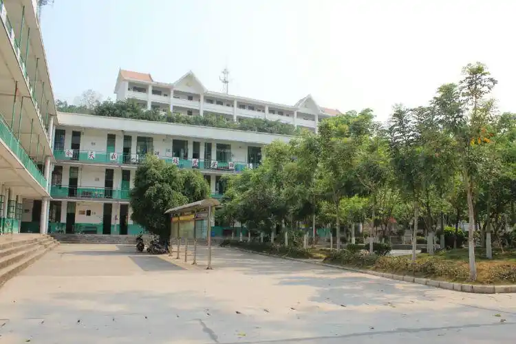 勐腊县第一中学