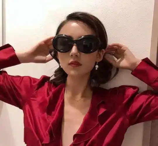 李诞老婆黑尾酱画风突变,更新照片太大胆,被官方屏蔽_网易订阅