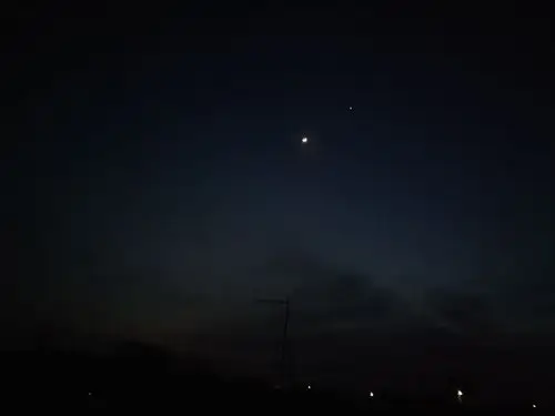 夜晚的天空,落日时的天空以及此刻的景象都是这么的美好