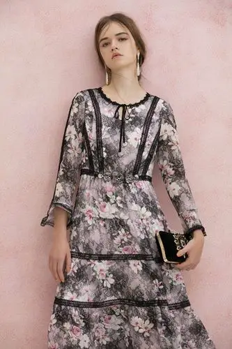 类型:女装样品图片 品牌特色   pink&mary粉红玛丽女装秉承"立足长远